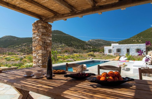 Apollonia House | Themonies, a collection of converted traditional Cycladic barns.