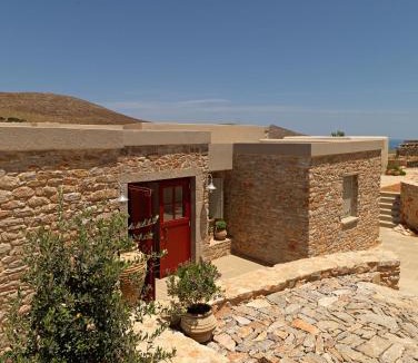 Folegandros Town Hotel | Themonies Luxury Suites