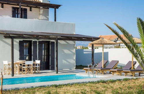 Kounopetra Villa | Three bedroom villa in a seafront complex
