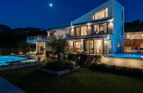 Kalamitsi Villa | Three-Bedroom Villan