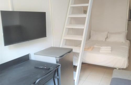 Kalamata Apartment | Tiny Studio in Kalamata long-term rental offer
