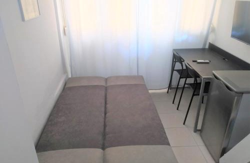 Kalamata Apartment | Tiny Studio in Kalamata long-term rental offer