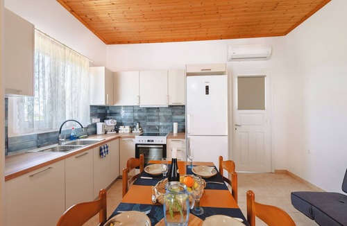 Pyrgos House | To Pournari Beachside Garden House