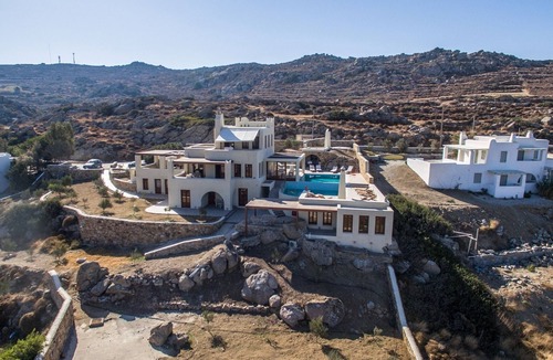 Maragas Apartment | Tower Resort 14 pax Naxos island - The luxury of touching the Aegean Sunsetn