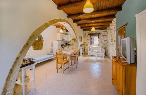 Latziana House | Traditional Cretan House close to beach and Chania city, Mouri Nature House