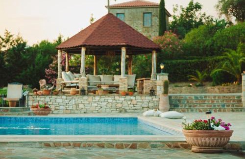 Gefira Mpania Apartment | Traditional house Alexis Coco with pool and fire place
