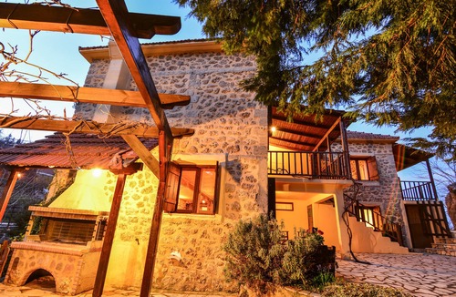 Ano Trikala House | Traditional stone house "Ilianthi"