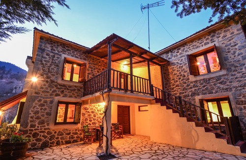Ano Trikala House | Traditional stone house "Ilianthi"