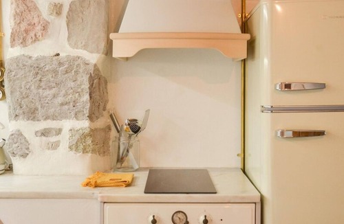 Tripiti House | Traditional sirma in klima