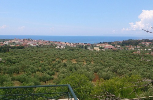 Lefktro Villa | Traditional Stone Villa With Great View At The Sea