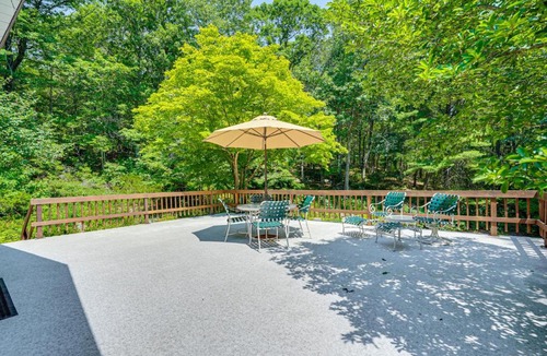 Dover House | Trail Access On-Site: Gorgeous MCM Deck House!
