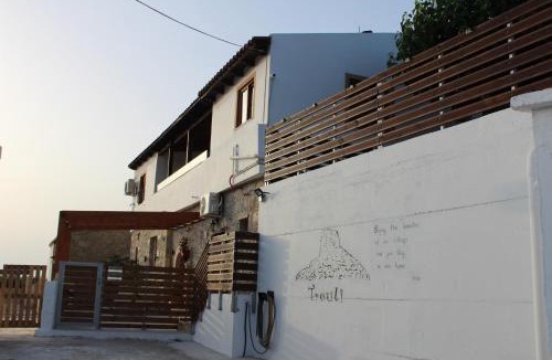 Faleliana House | Trouli Rokka House