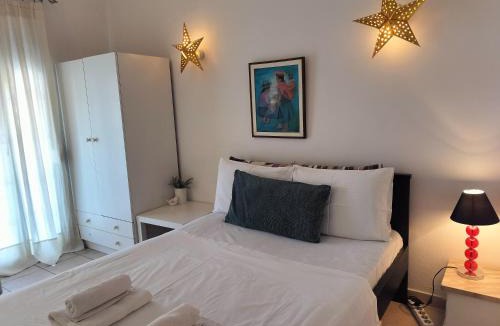 Agios Pavlos Apartment | Trykonos Garden - Free Parking - Explore Center on foot - Close to University & Helexpo
