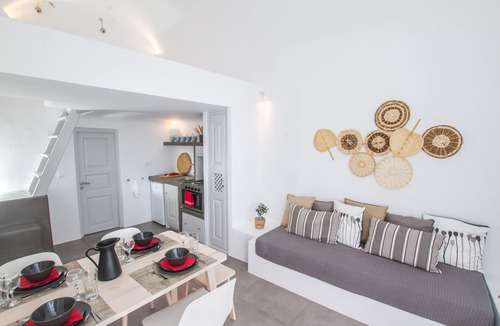 Oia House | Twin Cave House - Oia