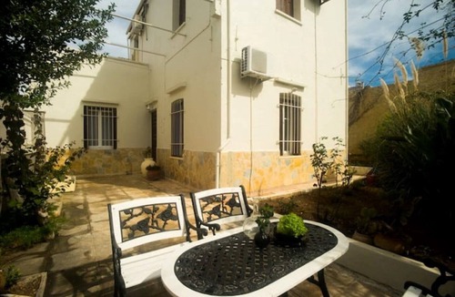 Halepa House | Two-storey recently renovated garden house . Family-sized 15' from the center