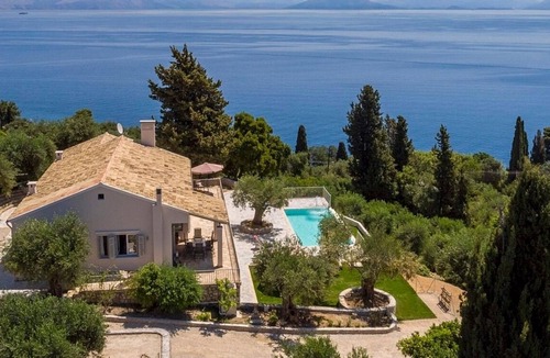 Perama Villa | Unique & Beautifully Restored Villa, A/C, Private Infinity Pool, Fitness Room & Magical Sea Views!