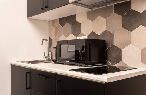 Agios Panteleimonas Apartment | Urban Modern Getaway