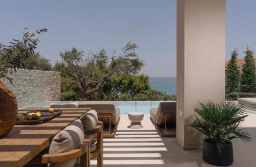 Amoudi Villa | Valerozo Villas - Exclusive Beachside Experience