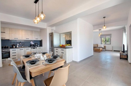 Paxos Villa | Vasiliki Villa - Charming 4 BR Villa With Pool and sea Views