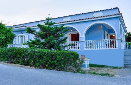 Fiolitis House | Vicky's Village private House-Vicky's Village private House-Vicky's Village private House