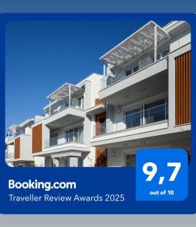 Pavlos Melas Apartment | Victoria Residence