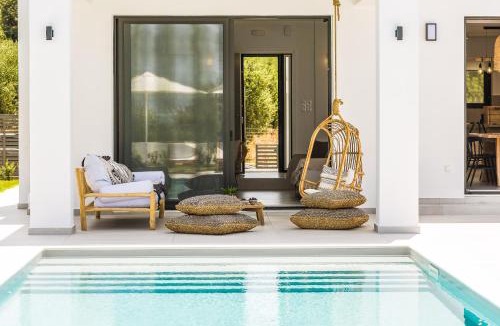 Skouloufia Villa | Vilana White Elegant Villa