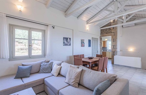 Lefktron Villa | Villa ∙ 2 bedrooms ∙ 4 guests