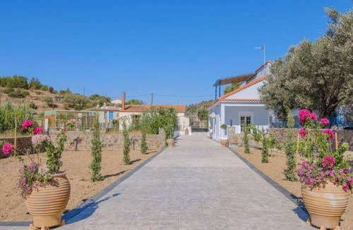 Limnos Villa | Villa ∙ 3 bedrooms ∙ 10 guests