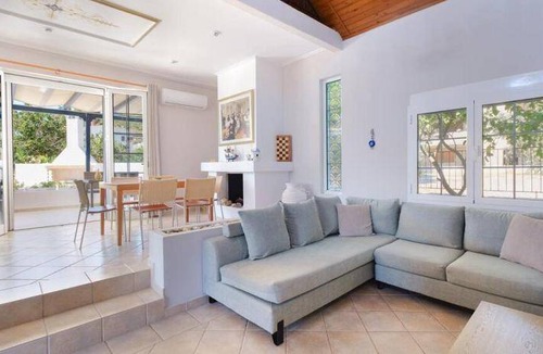 Limnos Villa | Villa ∙ 3 bedrooms ∙ 10 guests