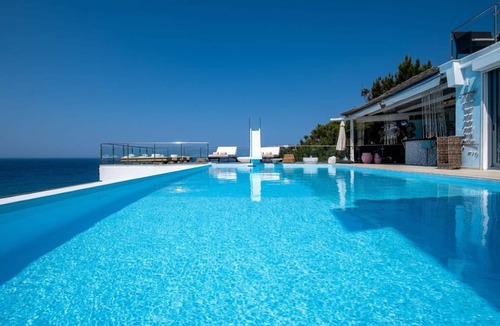 Gialiskari Villa | Villa ∙ 8 bedrooms ∙ 17 guests