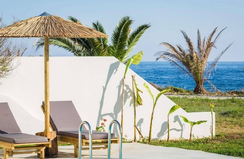 Kounopetra Villa | Villa a stones throw away from Tribu beach.