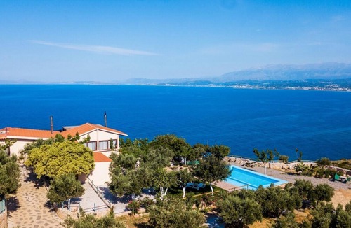 Kolymbari Villa | Villa Akrolithos with Private Pool
