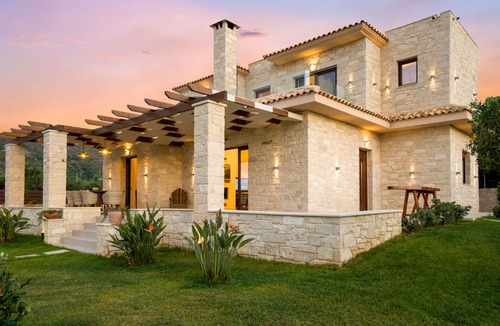 Kissamos Villa | Villa Aloni with stunning view, infinity pool close to Kissamos, Chania