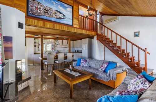 Skopelos Villa | Villa Aloupi - Three Bedroom Villa, Sleeps 6