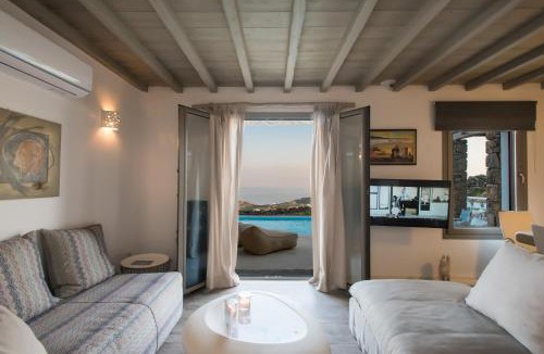 Plintri Villa | Villa Amallini, Luxe Infinity Pool