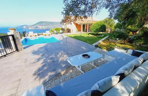 Katsarata Villa | VILLA ANDRONIKI