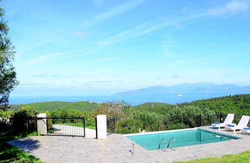 Katsarata Villa | VILLA ANDRONIKI