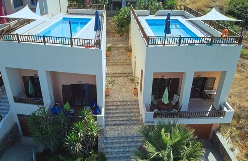 Mochlos House | Villa Anemos Spacious house on ocean front with private rooftop swimming pool,