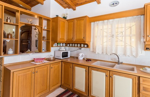 Ano Vasilikos House | Villa Anna - 3 bedroom apartment 2nd floor