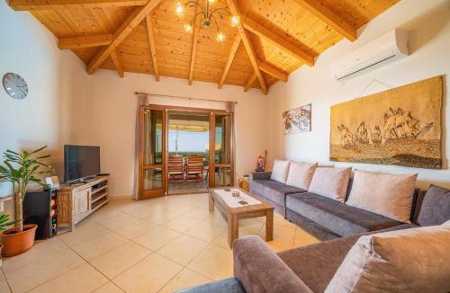 Tzamarelata Villa | Villa Annita by Villa Plus