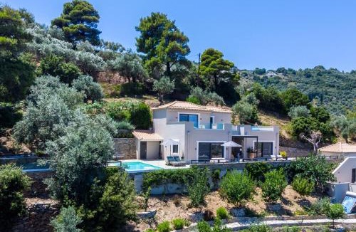 Skopelos Villa | Villa Antigone Luxury Retreat
