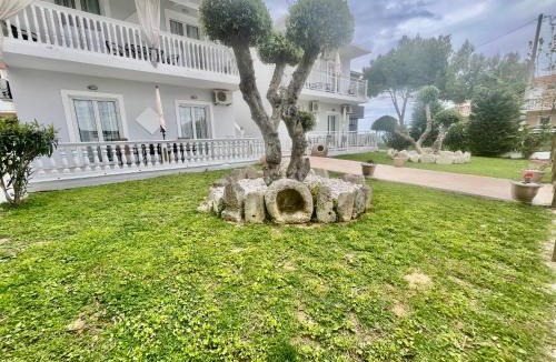Amoudi Apartment | Villa Antonis deluxe apartments