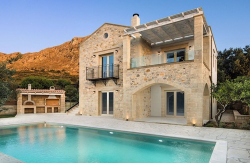 Pervolakia Villa | Villa Antonousa - Pool Haven & Stunning Outdoors