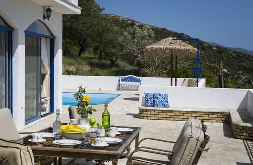 Loukerata Villa | Villa Aphrodite, Kouvalata, Lixouri, Kefalonia