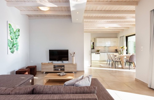Kissamos Villa | Villa Argyrie, sea view, Jacuzzi, heated pool, Quiet, Kissamos