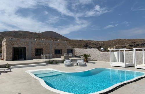 Kamari Villa | Villa Beltramo Santorini 2 bedroom private pool villa