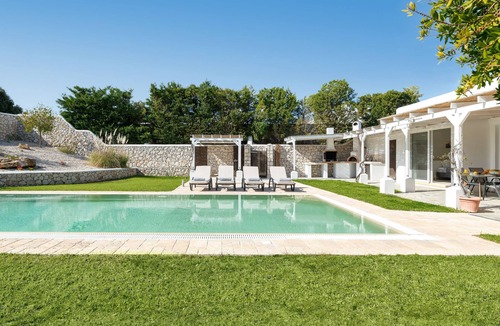 Faliraki Villa | Villa de Style Grec de Luxe Avec Grande Piscine sur Lîle de Rhodes