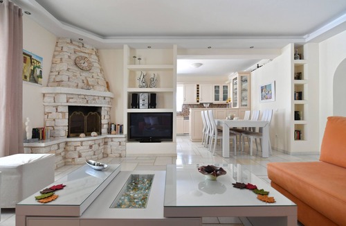 Aliki Villa | Villa Dionysos - villa with sea view,outdoor pool,bar and barbecue!
