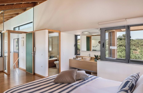 Kontomari Villa | Villa Epavlis, Two Amazing Pools & Hot Tub