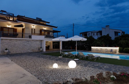 Argos Villa | Villa EronLux villa near Nafplio with pool, cinema room, grand piano